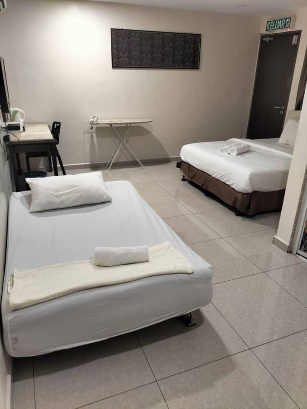 Sam Hotel Sitiawan Exterior photo