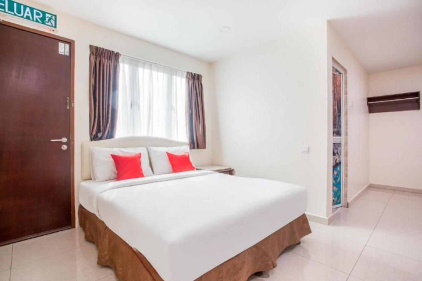 Sam Hotel Sitiawan Exterior photo