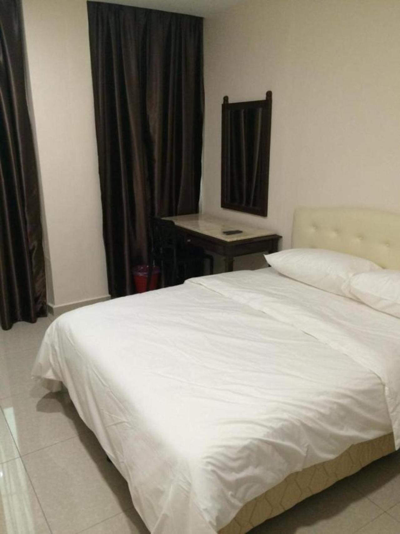 Sam Hotel Sitiawan Exterior photo