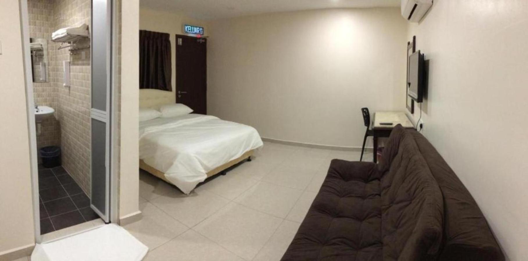 Sam Hotel Sitiawan Exterior photo